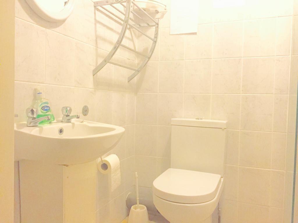 Southend Inn Hotel - Close To Beach, Train Station & Southend Airport Δωμάτιο φωτογραφία